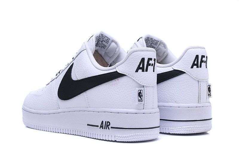  Nike Air Force 1 LV8